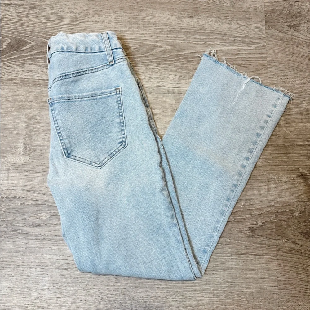 •EXPRESS• HIGH RISE CROPPED FLARE JEANS - Picture 1 of 6